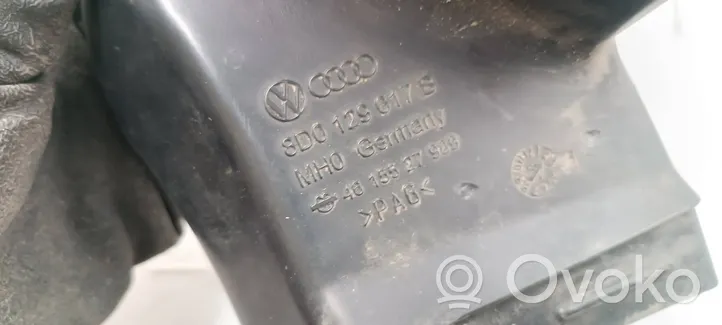 Audi A4 S4 B5 8D Rura / Wąż dolotowy powietrza 8D0129617B