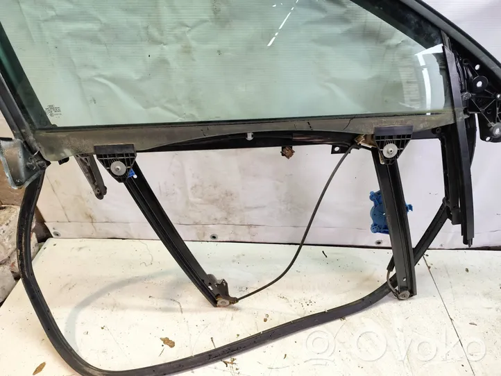 Audi A4 S4 B6 8E 8H Front door window/glass frame 