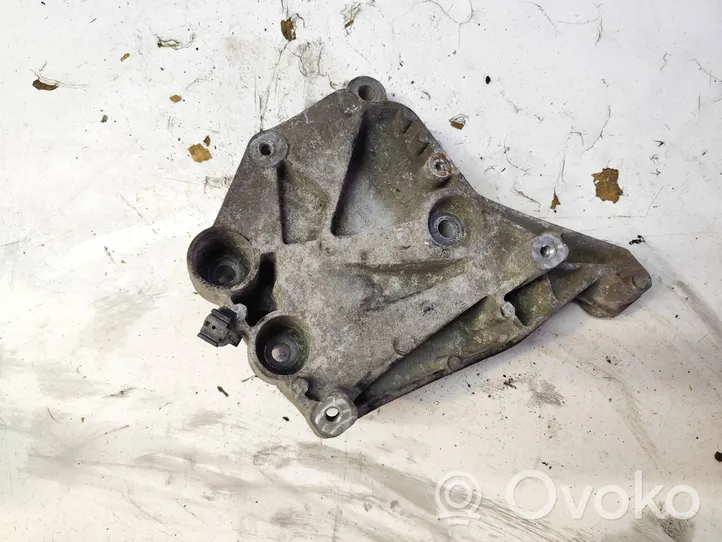 Alfa Romeo Giulietta Staffa di montaggio del compressore dell’A/C 55225455