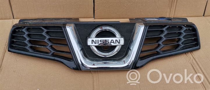 Nissan Qashqai Grille calandre supérieure de pare-chocs avant 62310BR00A