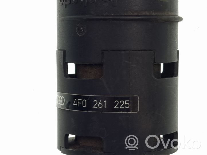 Audi A6 S6 C6 4F Tubo gas di scarico 4F0261225