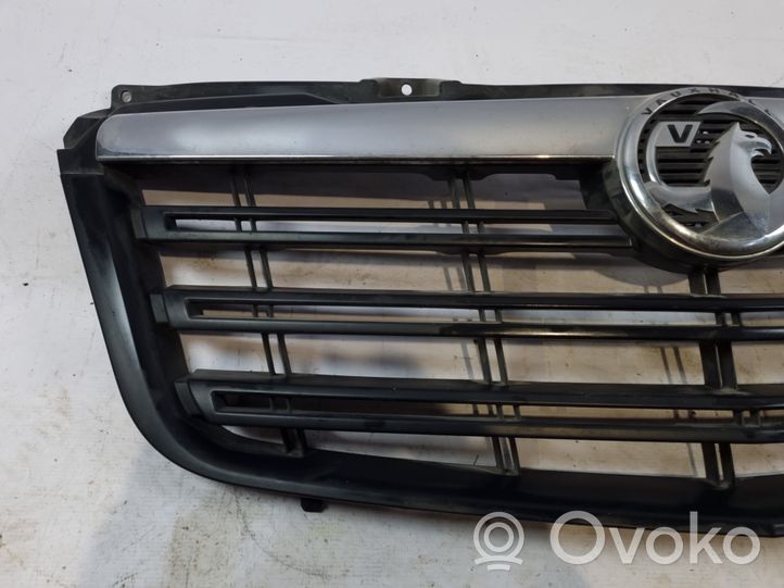 Opel Insignia A Etupuskurin ylempi jäähdytinsäleikkö 623109857R