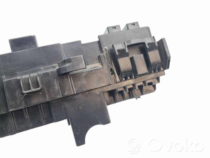 Chrysler Pacifica Fuse module 68332723AA