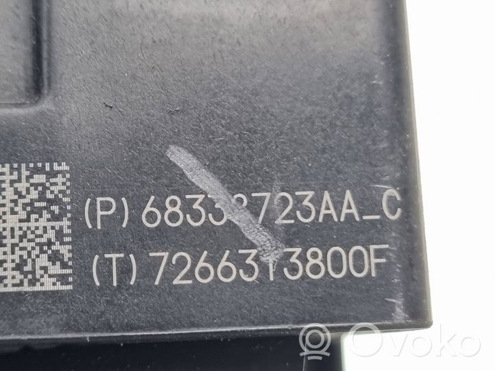 Chrysler Pacifica Fuse module 68332723AA