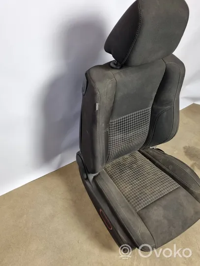 Dodge Challenger Front passenger seat 