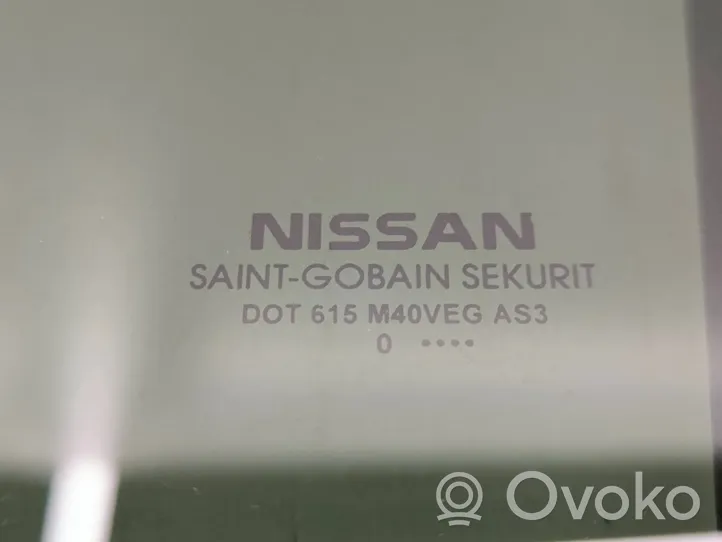 Nissan Rogue Szyba drzwi tylnych 