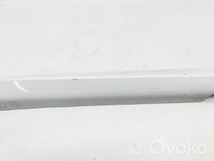 Chrysler Pacifica Sill 