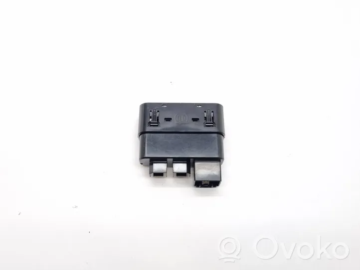 Chrysler Pacifica USB socket connector P68507368AA