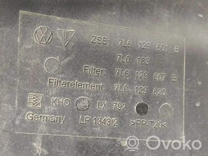 Audi Q7 4L Ilmansuodattimen kotelo 7L6129607B