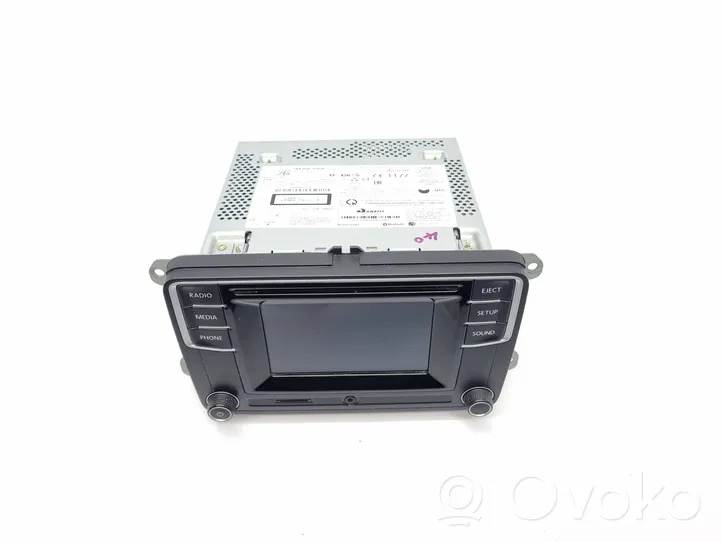 Volkswagen Caddy Radio/CD/DVD/GPS head unit 1K8035150H