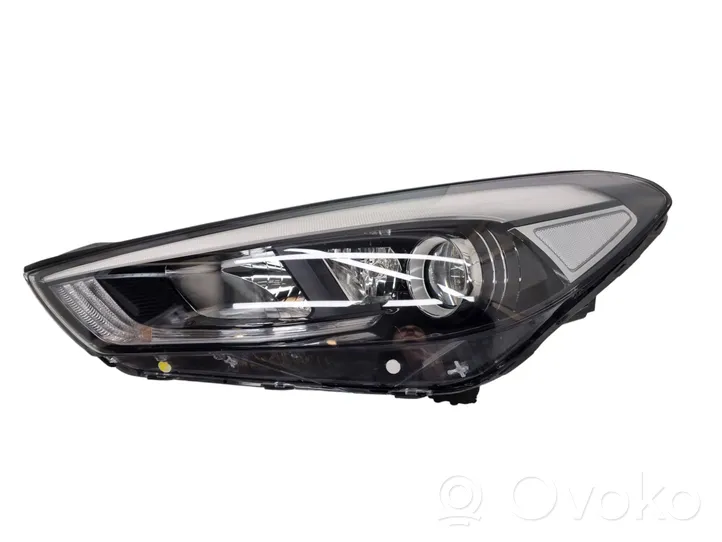 Hyundai Tucson TL Lampa przednia D792121110