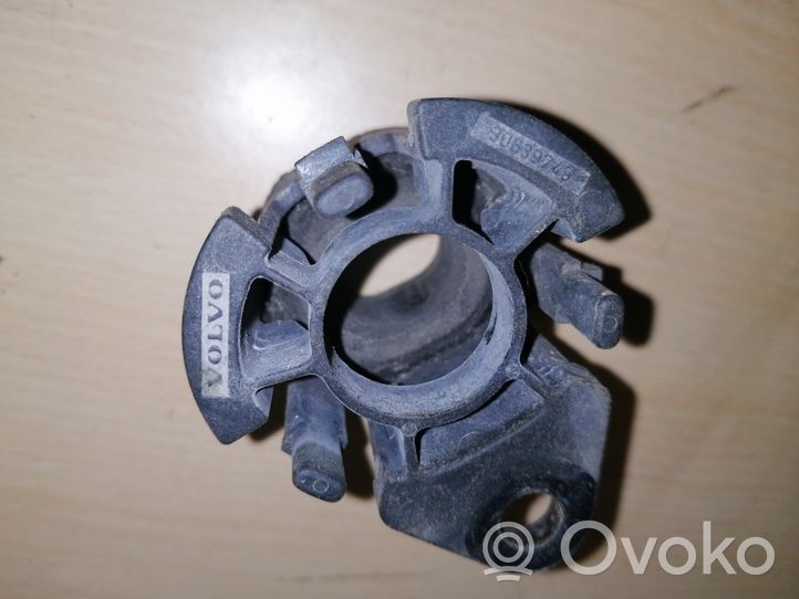 Volvo V50 Staffa di montaggio del radiatore 30639748