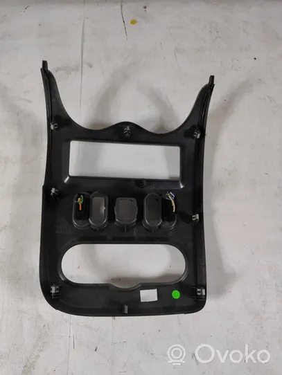 Dacia Sandero Panneau de garniture console centrale 682606715R