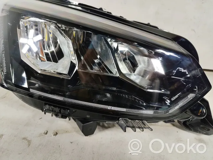 Peugeot 208 Phare frontale 9833036180