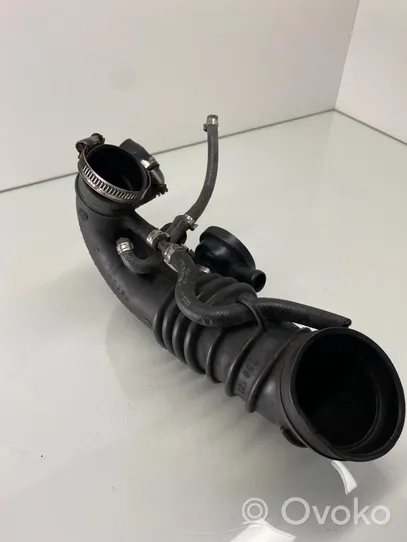 Volkswagen PASSAT B5 Turbo air intake inlet pipe/hose 058133356J
