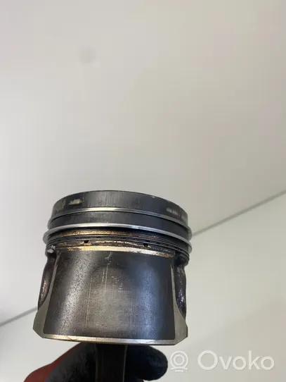 Mazda 6 Piston avec bielle R2AA