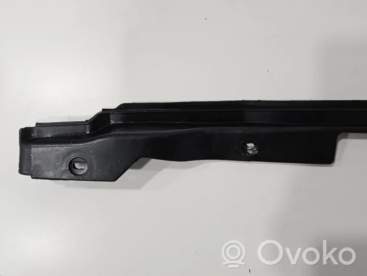 Maserati Levante Altro elemento di rivestimento della portiera anteriore 670032876