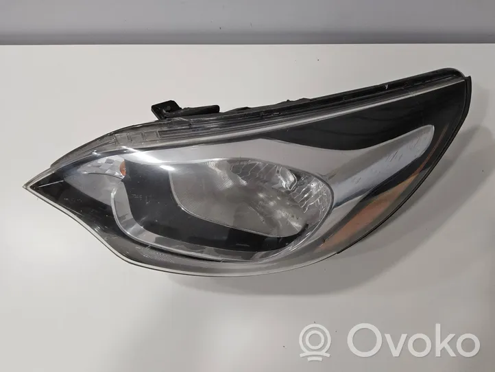 KIA Rio Faro/fanale 921011WXXX