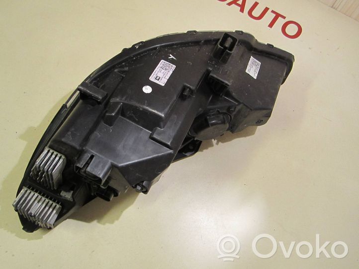 Hyundai i30 Lampa przednia 92102G4600