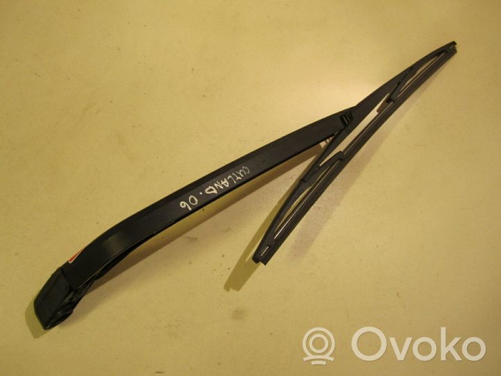 Mitsubishi Outlander Rear wiper blade arm 2423425