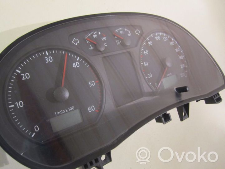 Volkswagen Polo IV 9N3 Speedometer (instrument cluster) 6Q0920804J