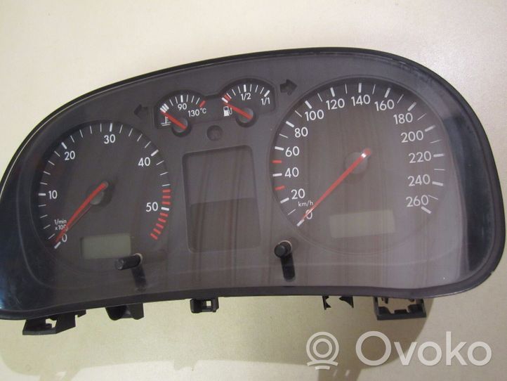 Volkswagen Golf IV Compteur de vitesse tableau de bord 1J0920826C