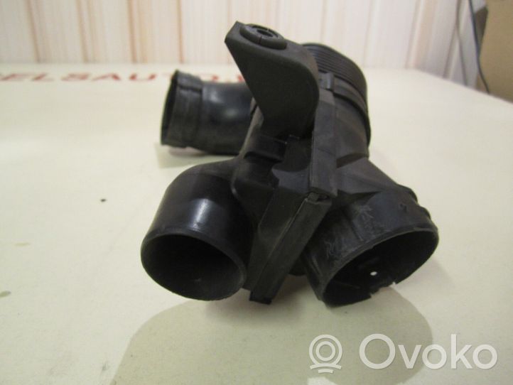 Audi A2 Oro paėmimo kanalo detalė (-ės) 8Z0129617D