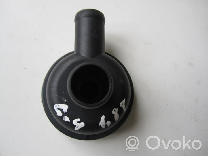 Volkswagen Golf IV Breather valve 034129101B