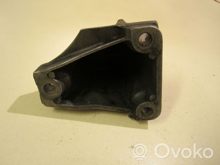 Audi 200 Supporto di montaggio scatola del cambio 443399113J