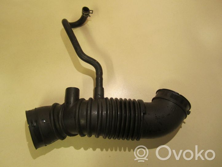 Volkswagen Golf III Tube d'admission d'air B66S13221