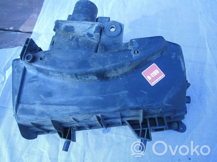 Audi 80 90 B3 Ilmansuodattimen kotelon kansi 026133837G