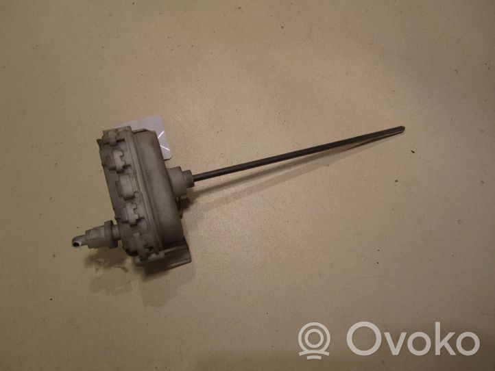 Audi A4 S4 B5 8D Keskuslukituksen alipainepumppu 8D0862153