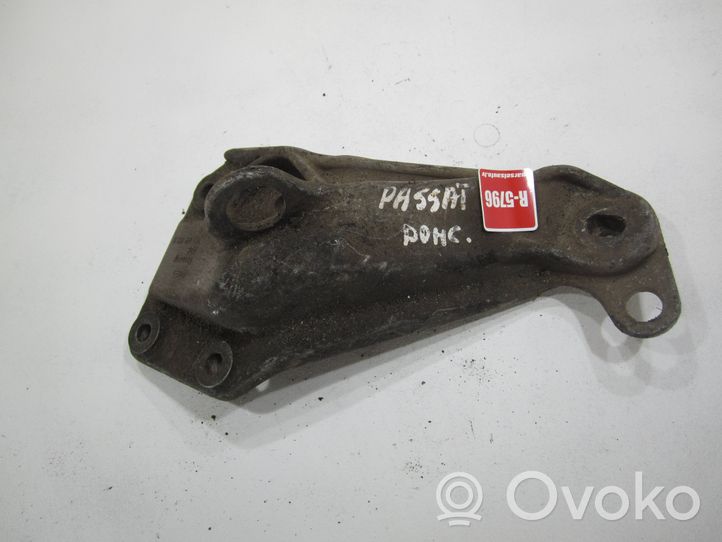 Volkswagen PASSAT B3 Support, suspension du moteur 357199353B