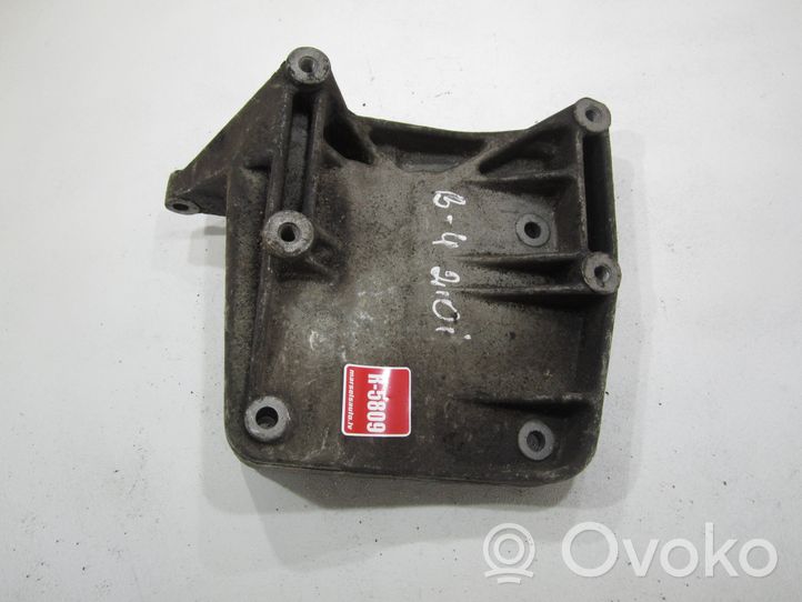 Audi 80 90 S2 B4 Staffa di montaggio del compressore dell’A/C 050260885D