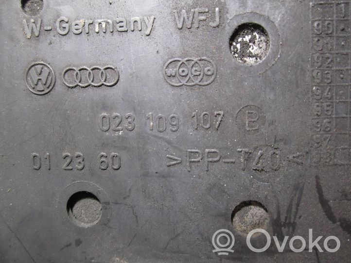 Audi A6 S6 C4 4A Protezione cinghia di distribuzione (copertura) 023109107B