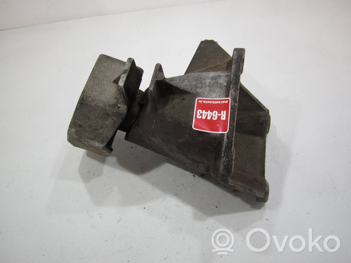 Volkswagen PASSAT B5.5 Gearbox mounting bracket 4A0399114G