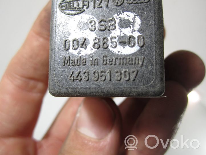 Audi 100 S4 C4 Muu rele 443951307