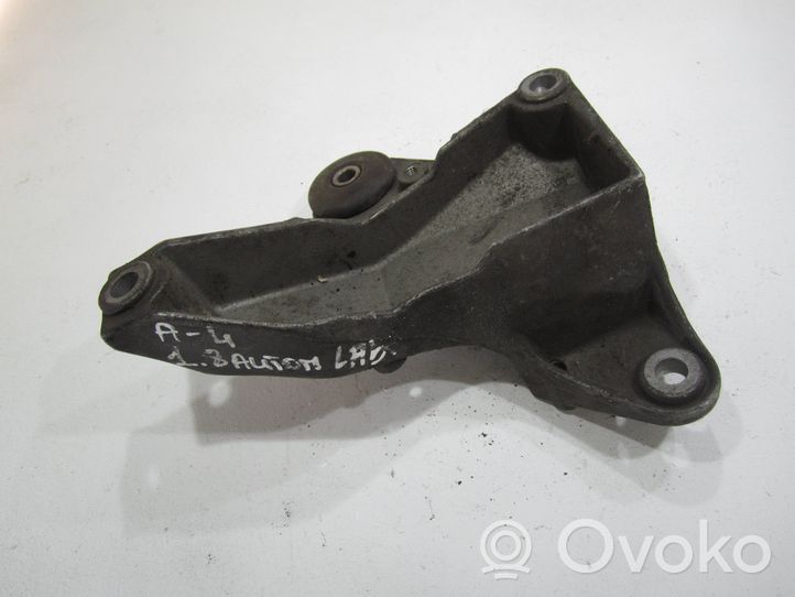 Audi A4 S4 B5 8D Supporto di montaggio scatola del cambio 8D0399114R