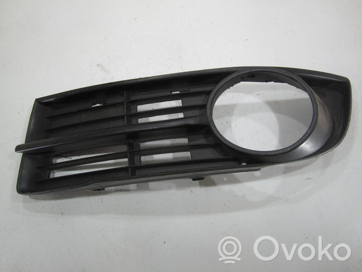 Volkswagen Touran I Grille inférieure de pare-chocs avant 1T0853665A