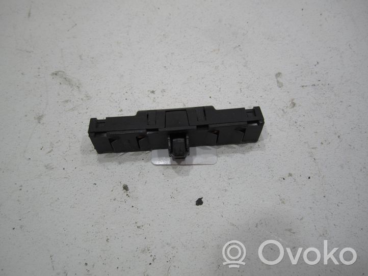 Volkswagen Golf VI Antenna autoradio 5N0035570