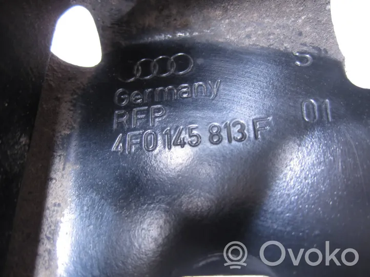 Audi A6 S6 C6 4F Support, tuyau de refroidissement intermédiaire 4F0145813F