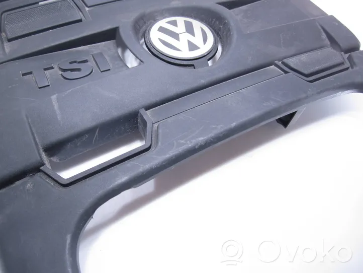 Volkswagen PASSAT CC Engine cover (trim) 03C103925BR