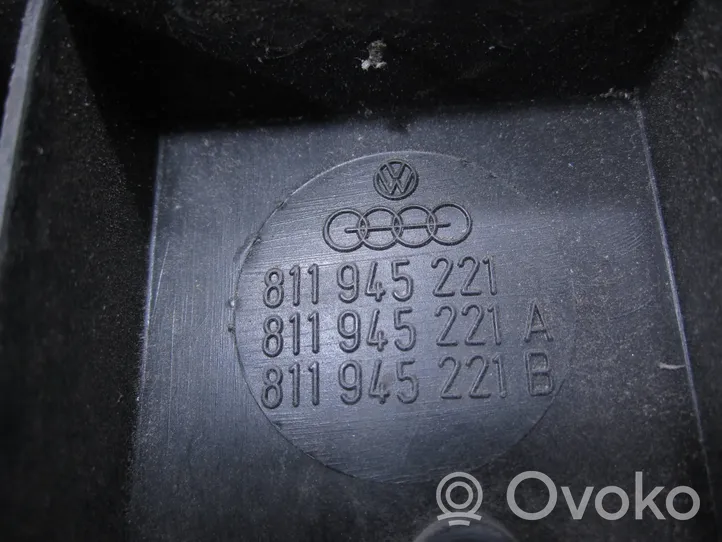 Audi 80 90 B2 Wkład lampy tylnej 811945221A