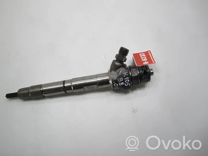 Volkswagen PASSAT B8 Inyector de combustible 04L130277AC