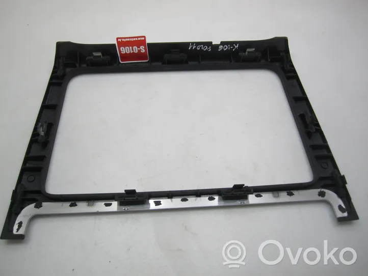 Volkswagen Polo V 6R Cadre, panneau d'unité radio / GPS 6R0858069