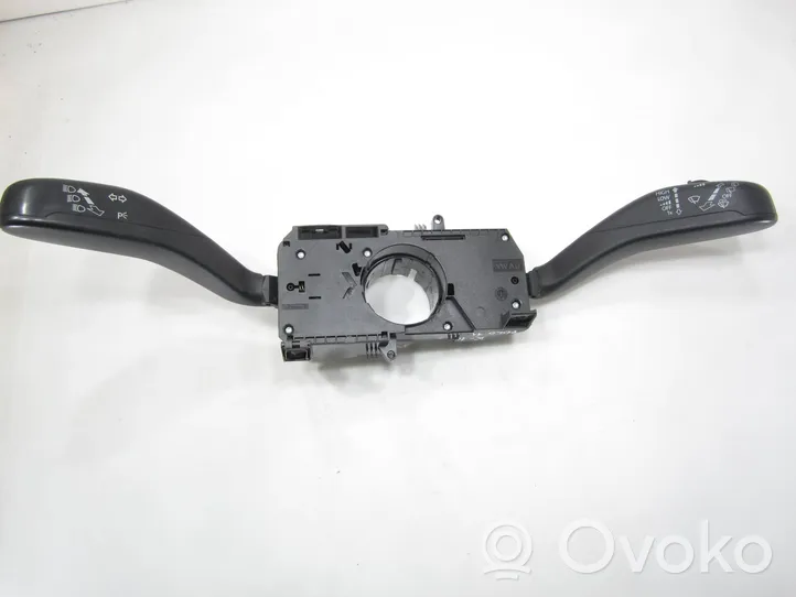 Volkswagen Polo V 6R Interruptor/palanca de limpiador de luz de giro 6Q0953503EC