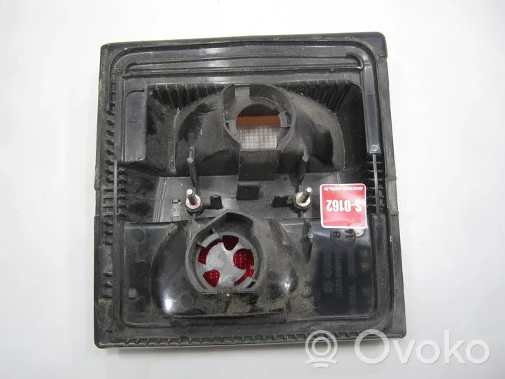 Audi 80 90 B2 Luci posteriori del portellone del bagagliaio 811945093