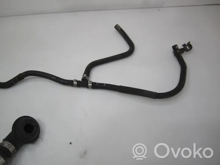 Audi A4 S4 B8 8K Tuyau sous vide 8K0611939D