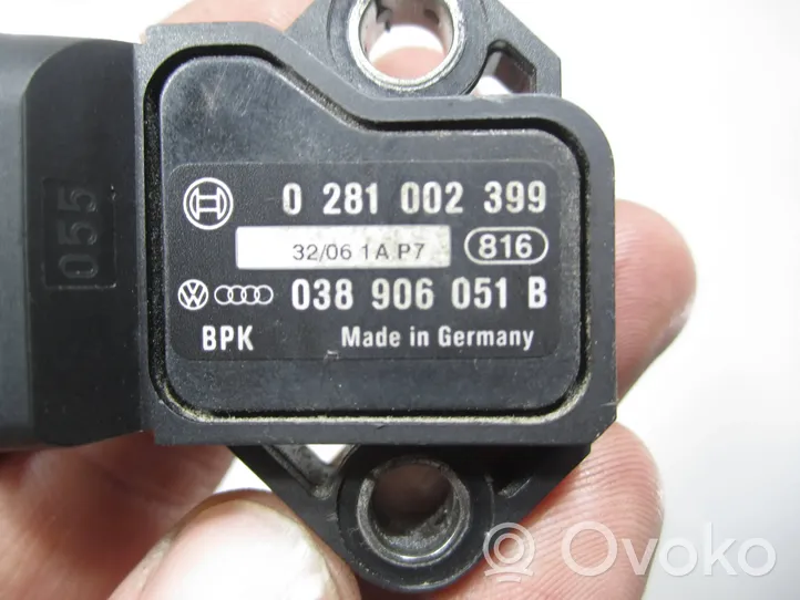 Volkswagen PASSAT B6 Air pressure sensor 038906051B