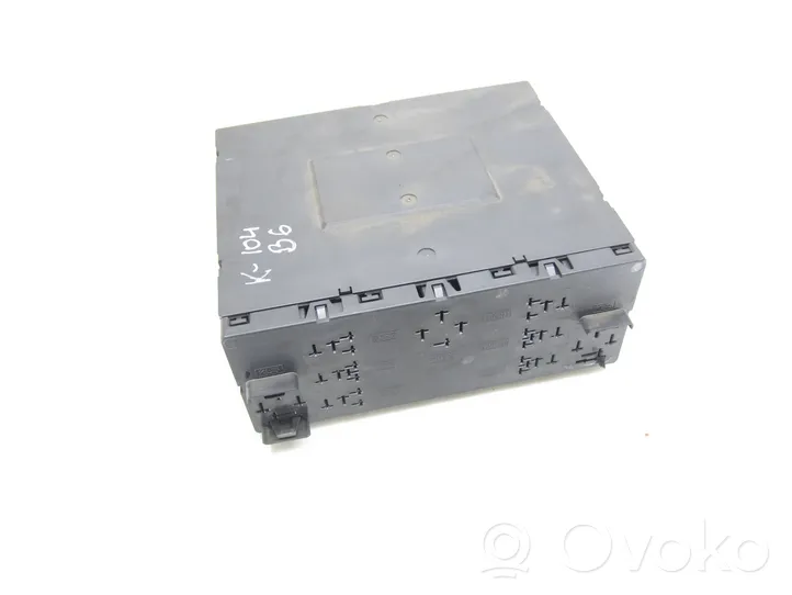 Volkswagen PASSAT B6 Relay mounting block 3C0937049J